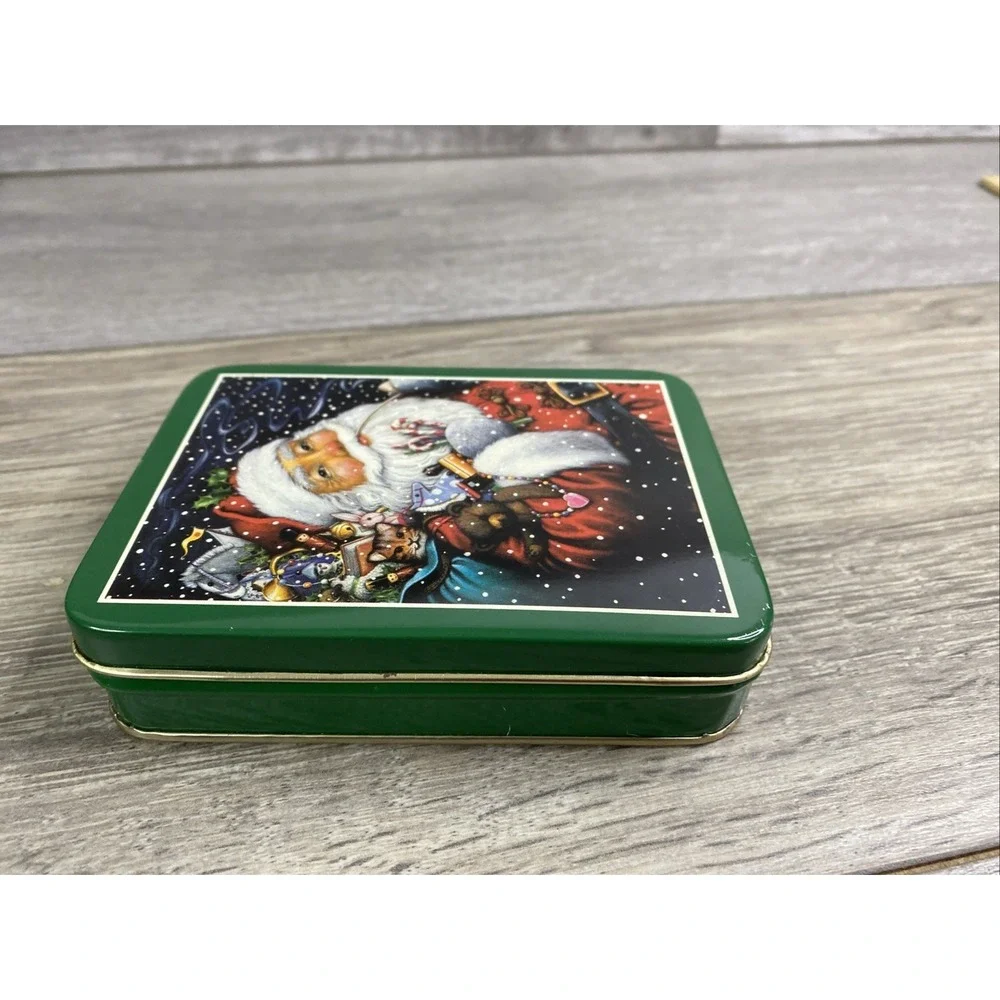 Vintage Lynn Bywaters Christmas Tin Santa 1990 Hong Kong‎